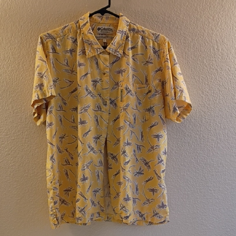 Columbia Men’s Yellow Short-Sleeve Button-Up Shirt with Blue Print